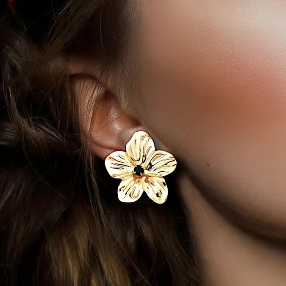 Anthropologie Jewelry - 14k Gold Plated Flower Delicate Stud Earrings Black Gemstone Crystal Center